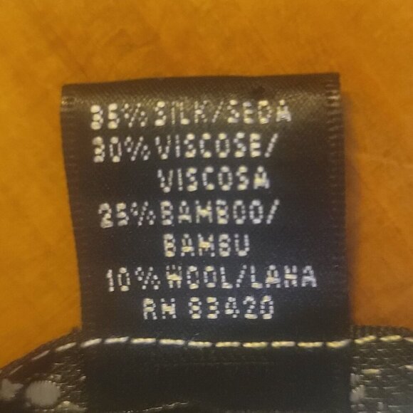 August Silk Cream Cardigan Flower/Pearl Applique - Size M - Picture 7 of 10